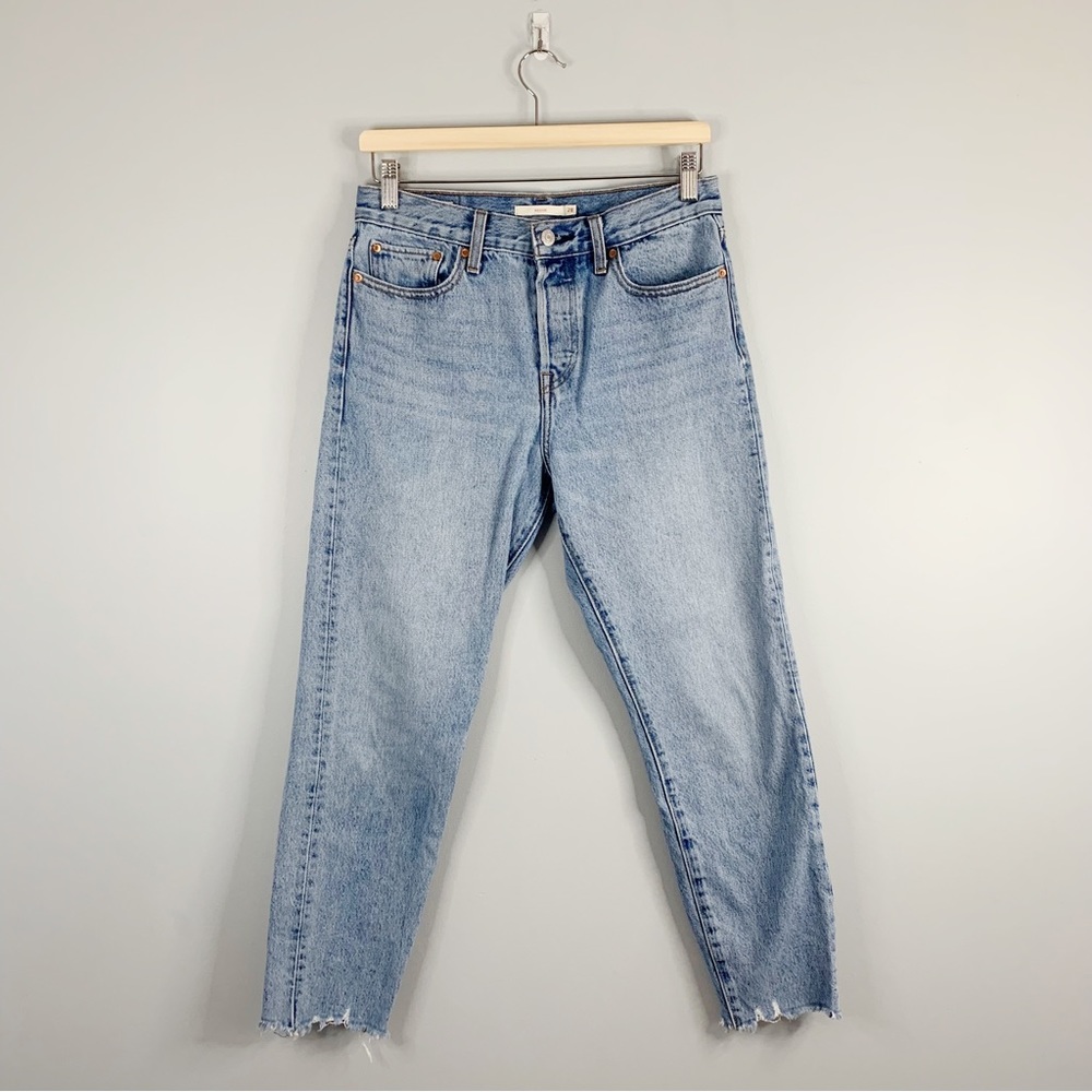 Levi's Premium Womens Wedgie Tapered Ankle Jeans VTG Style Light Wash Rigid 28